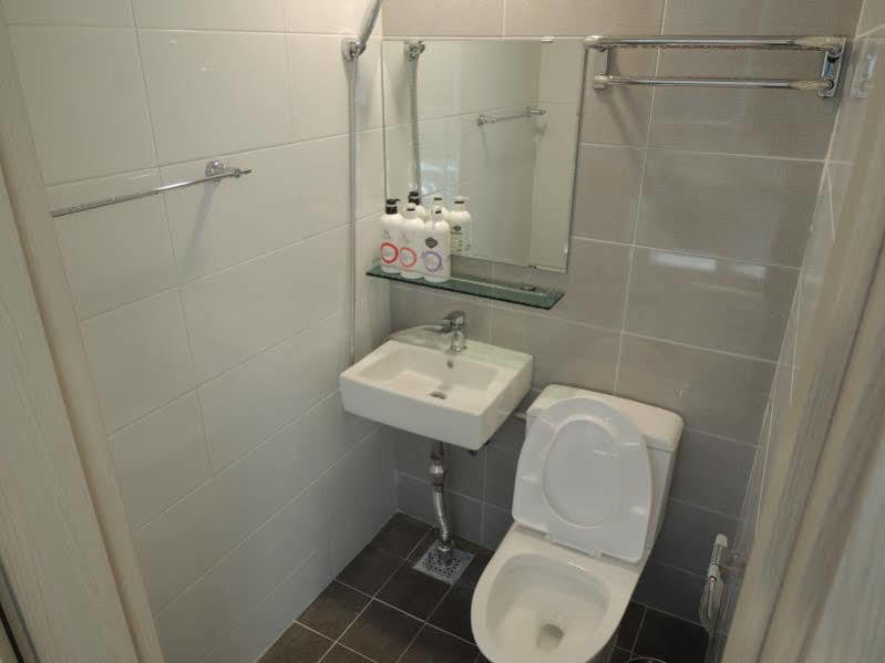 Hostel Oyo Hostel Myeongdong 1 *