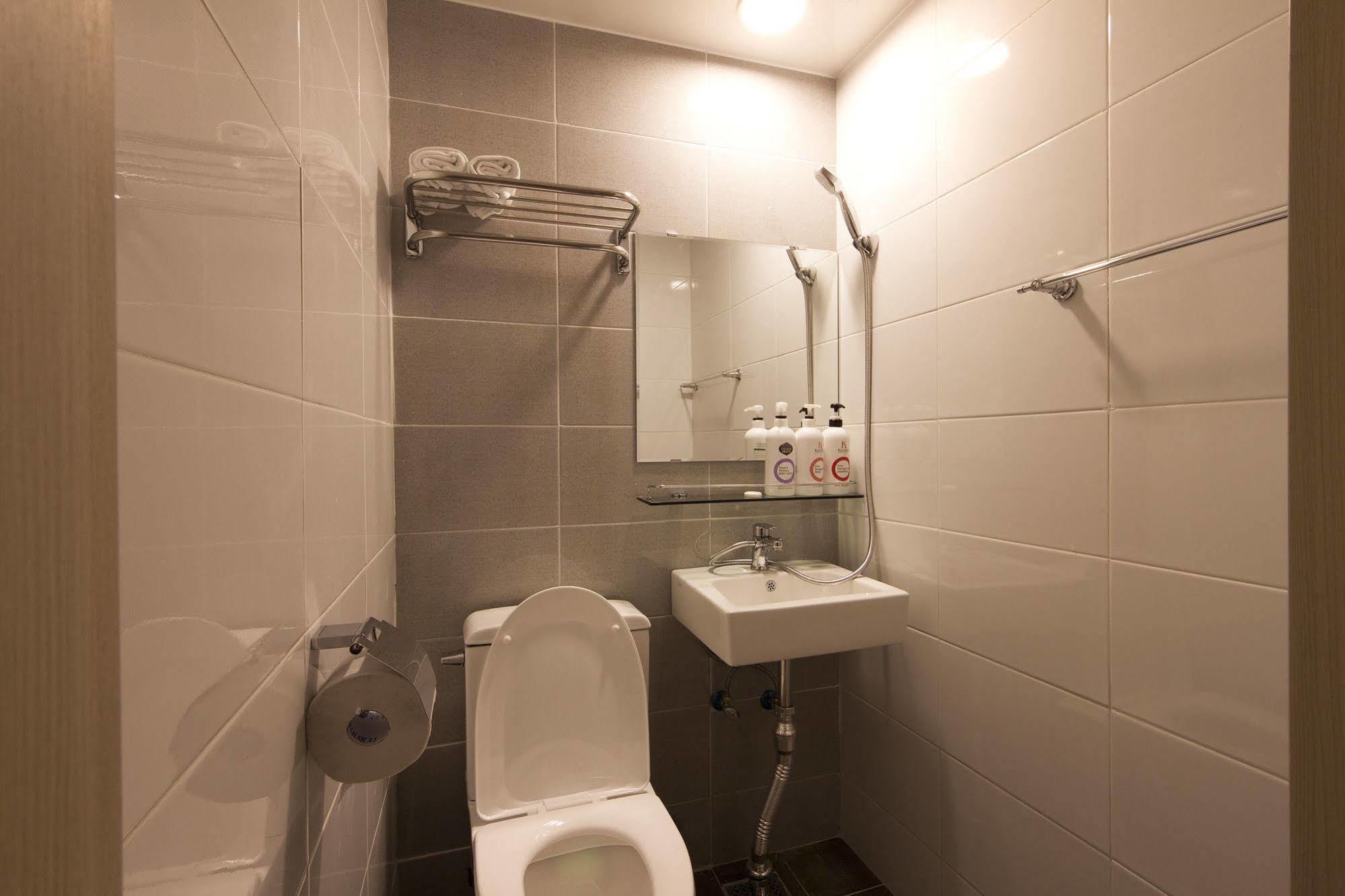 Oyo Hostel Myeongdong 1 Hostel *